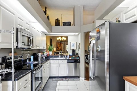 Condo in Tampa, Florida, 2 bedrooms  № 1856541 - photo 10