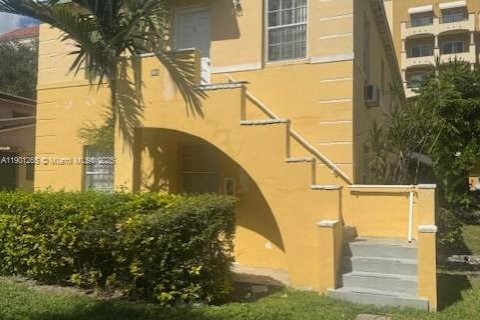 Apartamento en alquiler en Coral Gables, Florida, 2 dormitorios, 272.76 m2 № 1953438 - foto 5