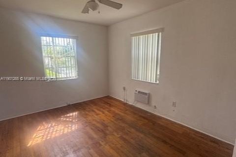 Apartamento en alquiler en Coral Gables, Florida, 2 dormitorios, 272.76 m2 № 1953438 - foto 4