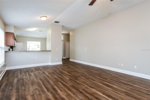 Casa en venta en Kissimmee, Florida, 3 dormitorios, 128.21 m2 № 2198765 - foto 4