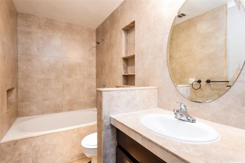 Casa en venta en Kissimmee, Florida, 3 dormitorios, 128.21 m2 № 2198765 - foto 10