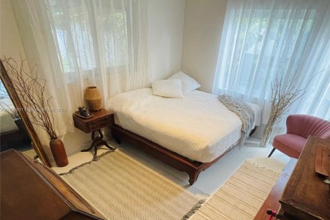 House in Miami, Florida 3 bedrooms, 142.88 sq.m. № 1799523 - photo 16