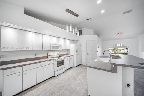 Casa en venta en Sebring, Florida, 3 dormitorios, 192.68 m2 № 1695585 - foto 11