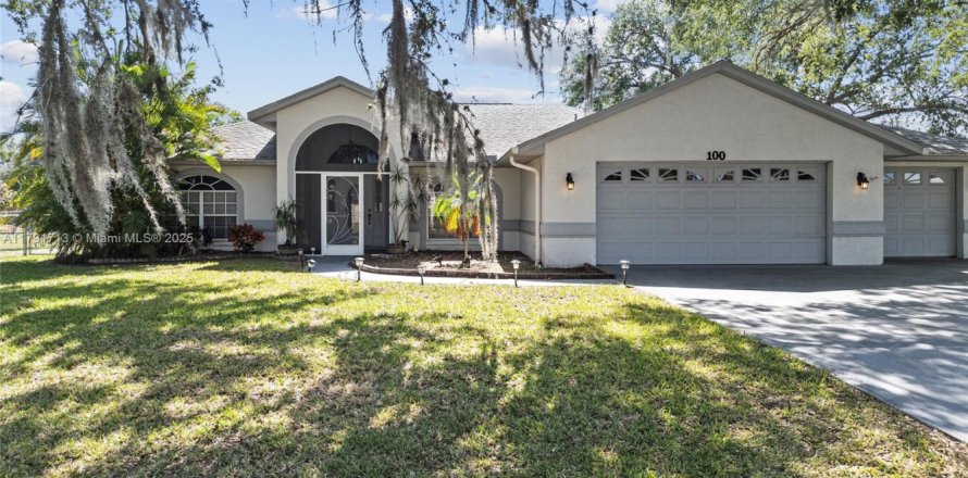 Casa en Sebring, Florida 3 dormitorios, 192.68 m2 № 1695585