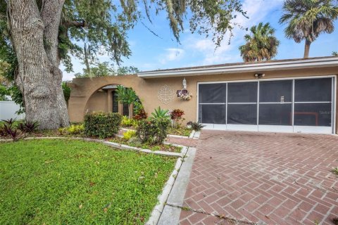 Casa en venta en Port Charlotte, Florida, 3 dormitorios, 145.86 m2 № 1915176 - foto 1