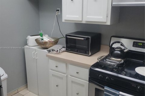 Appartement à louer à Hialeah, Floride: 1 chambre, 82.03 m2 № 1946079 - photo 10