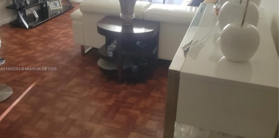Appartement à Hialeah, Floride 1 chambre, 82.03 m2 № 1946079