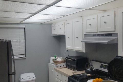 Appartement à louer à Hialeah, Floride: 1 chambre, 82.03 m2 № 1946079 - photo 13