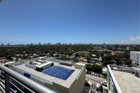 Condo in Hollywood, Florida, 1 bedroom  № 2035249 - photo 12