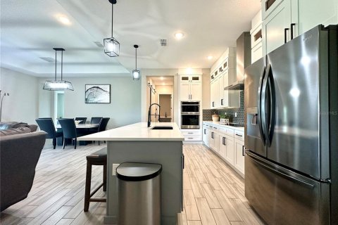 House in Davenport, Florida 4 bedrooms, 230.4 sq.m. № 1803932 - photo 5