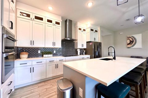 House in Davenport, Florida 4 bedrooms, 230.4 sq.m. № 1803932 - photo 4