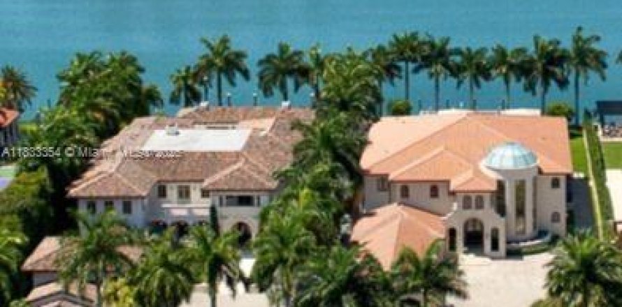 House in Miami Beach, Florida 15 bedrooms, 2233 sq.m. № 1935323