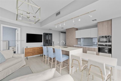 Купить кондоминиум в Майами, Флорида 2 спальни, 98.48м2, № 1861247 - фото 25