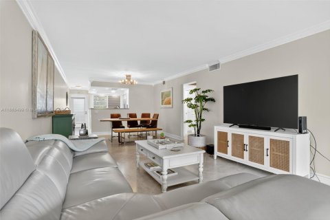 Купить кондоминиум в Коконат Крик, Флорида 2 спальни, 107.4м2, № 1939035 - фото 13