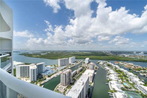 Condominio en venta en Sunny Isles Beach, Florida, 2 dormitorios, 133.31 m2 № 2017089 - foto 19