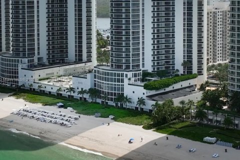 Condominio en venta en Sunny Isles Beach, Florida, 2 dormitorios, 133.31 m2 № 2017089 - foto 21