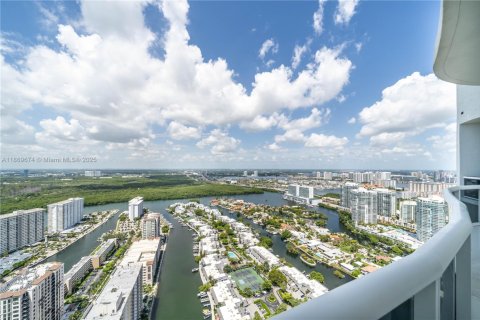Condominio en venta en Sunny Isles Beach, Florida, 2 dormitorios, 133.31 m2 № 2017089 - foto 18