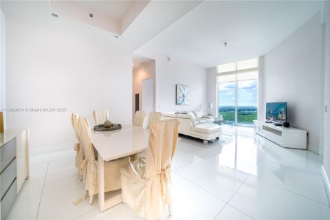 Condominio en venta en Sunny Isles Beach, Florida, 2 dormitorios, 133.31 m2 № 2017089 - foto 2