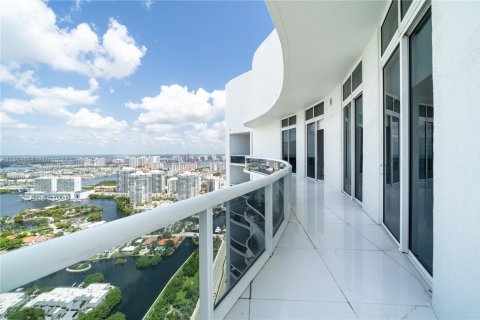 Condominio en venta en Sunny Isles Beach, Florida, 2 dormitorios, 133.31 m2 № 2017089 - foto 20