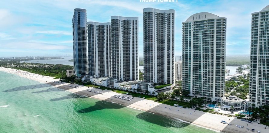 Condominio en Sunny Isles Beach, Florida, 2 dormitorios № 2017089