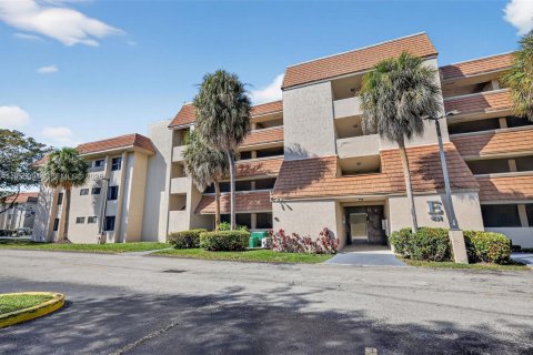 Copropriété à louer à Miami, Floride: 2 chambres, 130.53 m2 № 2010873 - photo 3