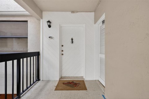 Copropriété à louer à Miami, Floride: 2 chambres, 130.53 m2 № 2010873 - photo 4