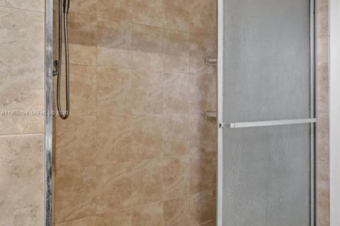 Copropriété à louer à Miami, Floride: 2 chambres, 130.53 m2 № 2010873 - photo 26