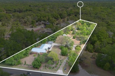 House in Apopka, Florida 5 bedrooms, 234.11 sq.m. № 2234787 - photo 3