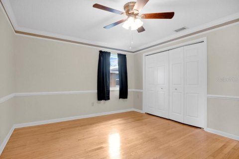 House in Apopka, Florida 5 bedrooms, 234.11 sq.m. № 2234787 - photo 24