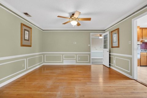 House in Apopka, Florida 5 bedrooms, 234.11 sq.m. № 2234787 - photo 20
