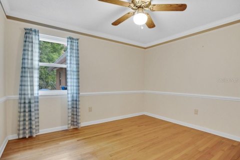 House in Apopka, Florida 5 bedrooms, 234.11 sq.m. № 2234787 - photo 25