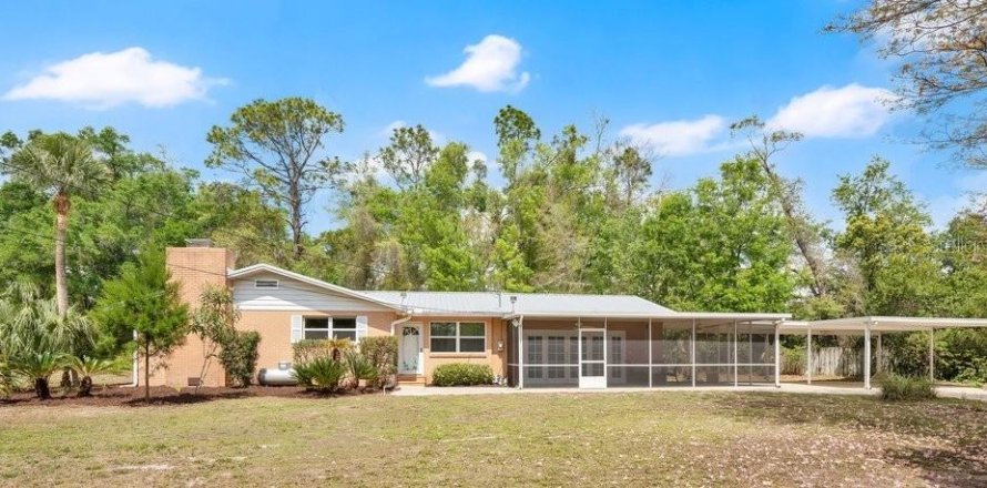 House in Apopka, Florida 5 bedrooms, 234.11 sq.m. № 2234787