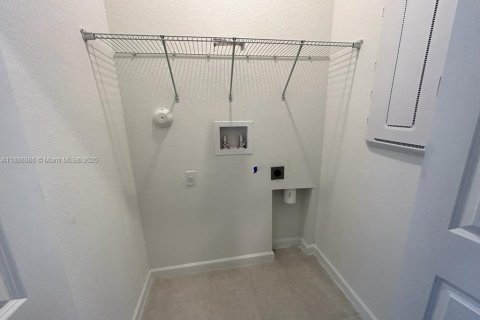 Touwnhouse à louer à Pembroke Pines, Floride: 3 chambres, 157.66 m2 № 1933678 - photo 10