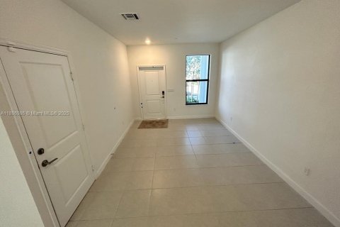 Touwnhouse à louer à Pembroke Pines, Floride: 3 chambres, 157.66 m2 № 1933678 - photo 9
