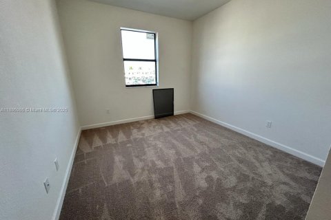 Touwnhouse à louer à Pembroke Pines, Floride: 3 chambres, 157.66 m2 № 1933678 - photo 6