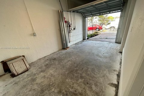 Touwnhouse à louer à Pembroke Pines, Floride: 3 chambres, 157.66 m2 № 1933678 - photo 14