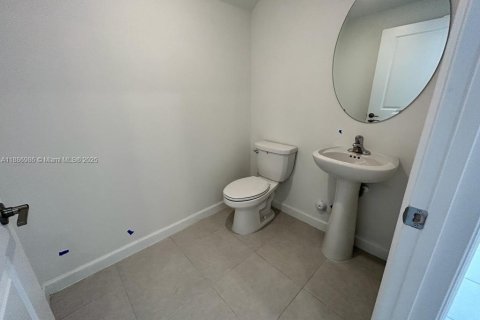 Touwnhouse à louer à Pembroke Pines, Floride: 3 chambres, 157.66 m2 № 1933678 - photo 5