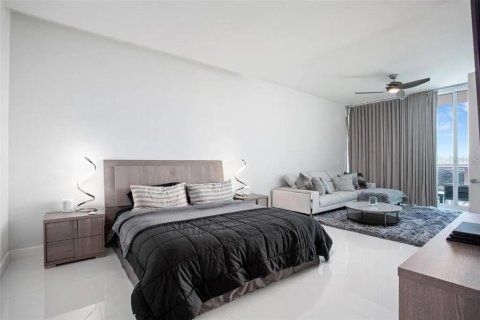 Condo in Orlando, Florida, 4 bedrooms  № 1903251 - photo 15