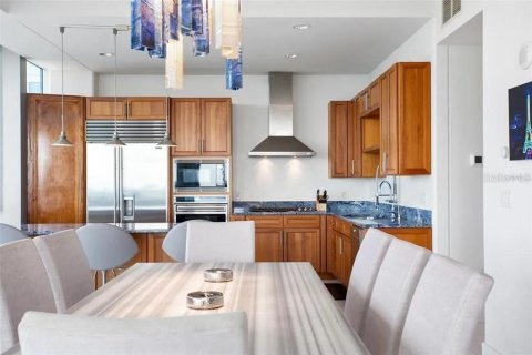 Condo in Orlando, Florida, 4 bedrooms  № 1903251 - photo 22