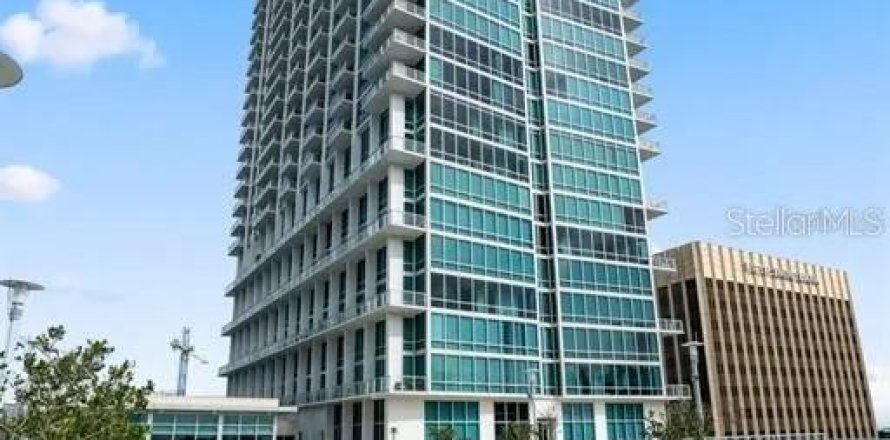 Condo in Orlando, Florida, 4 bedrooms  № 1903251