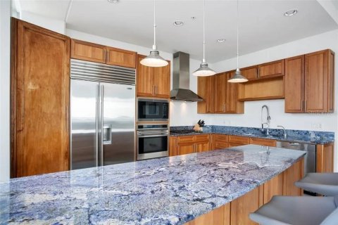 Condo in Orlando, Florida, 4 bedrooms  № 1903251 - photo 8