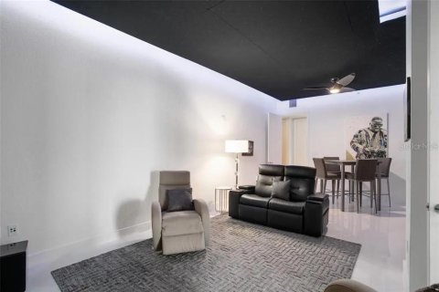 Condo in Orlando, Florida, 4 bedrooms  № 1903251 - photo 26