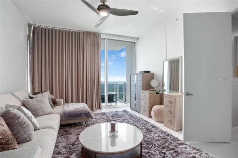 Condo in Orlando, Florida, 4 bedrooms  № 1903251 - photo 9