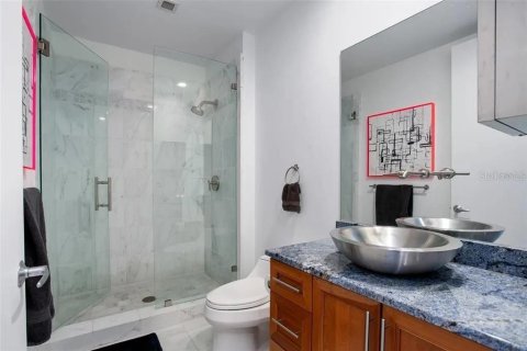 Condo in Orlando, Florida, 4 bedrooms  № 1903251 - photo 13