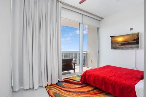 Condo in Orlando, Florida, 4 bedrooms  № 1903251 - photo 30