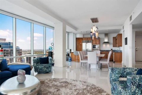 Condo in Orlando, Florida, 4 bedrooms  № 1903251 - photo 29