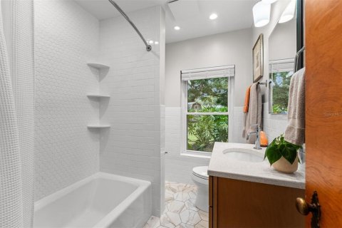 Casa en venta en Orlando, Florida, 2 dormitorios, 124.21 m2 № 2388298 - foto 11