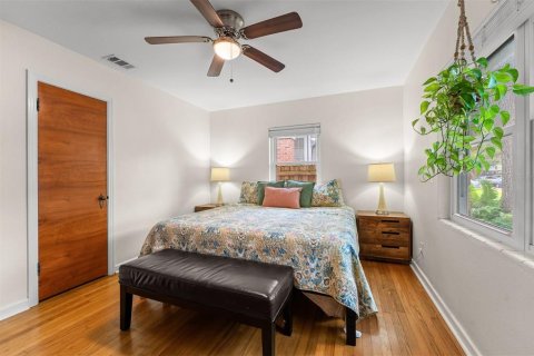 Casa en venta en Orlando, Florida, 2 dormitorios, 124.21 m2 № 2388298 - foto 14