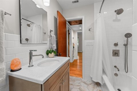 Casa en venta en Orlando, Florida, 2 dormitorios, 124.21 m2 № 2388298 - foto 12