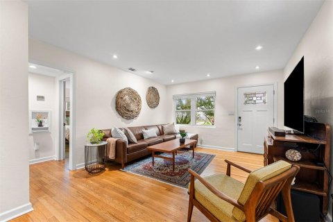 Casa en venta en Orlando, Florida, 2 dormitorios, 124.21 m2 № 2388298 - foto 5